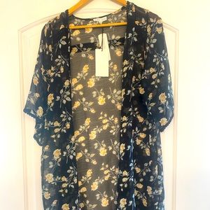 NWT! Beautiful Emory park kimono!